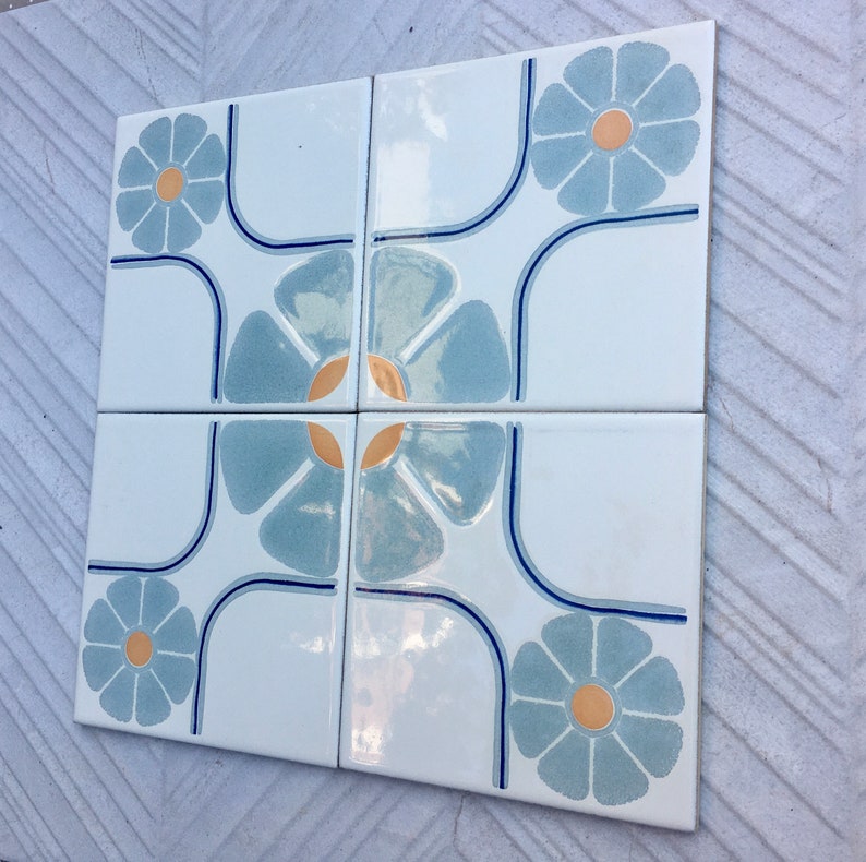 Vintage tiles from Spain – 4 tile mural – 70s flower power in blue and orange, photo 1 of 10