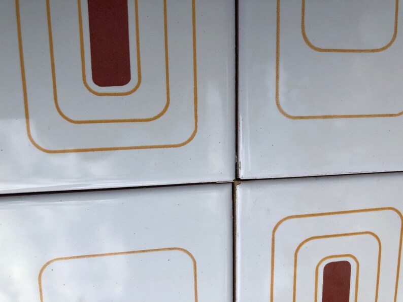 4 Spanish 70s vintage tiles – Brown, mustard yellow, cream, pop art style tiles, photo 9 of 10