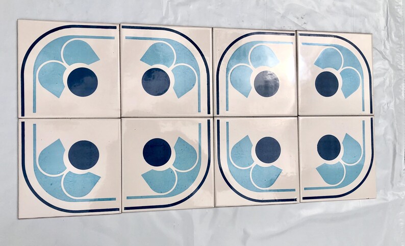 Spanish 60s 70s vintage tiles Unused – 8 pc blue flower retro tiles, photo 3 of 10