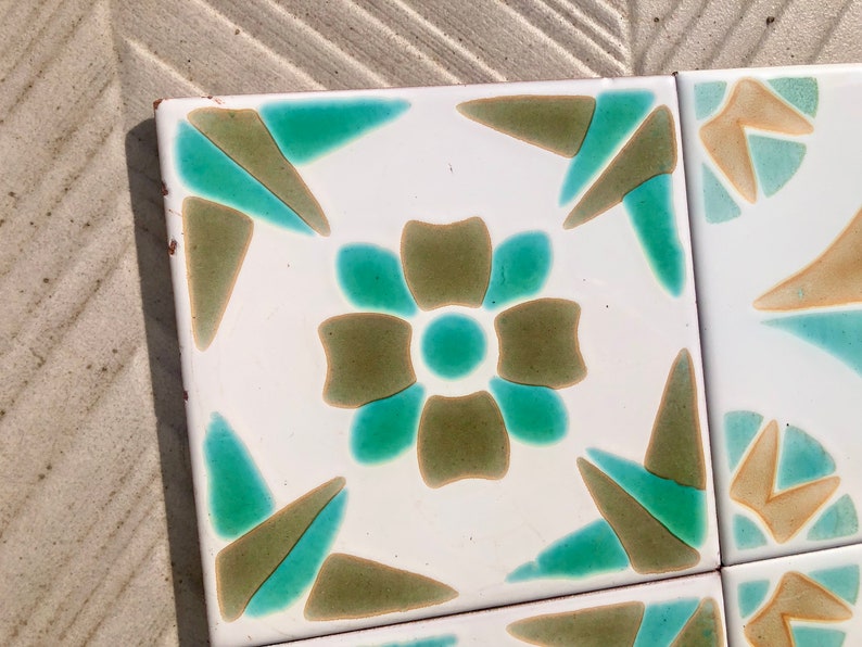 6 original vintage 70s glossy tiles, photo 8 of 10