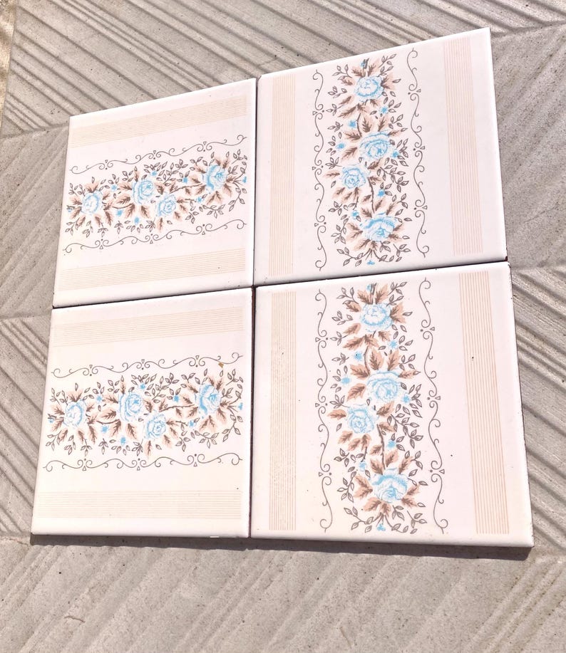 4 Spanish 70s blue and cream tiles – Flower power, romantic 60s decor, photo 7 of 10