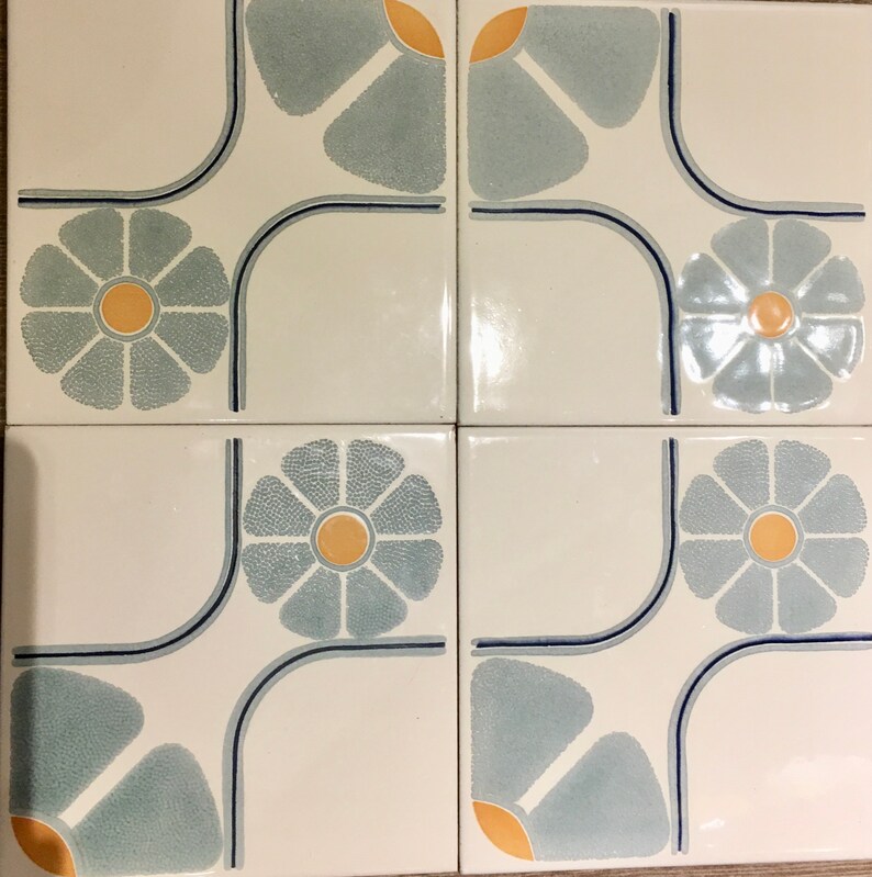 Vintage tiles from Spain – 4 tile mural – 70s flower power in blue and orange, photo 8 of 10