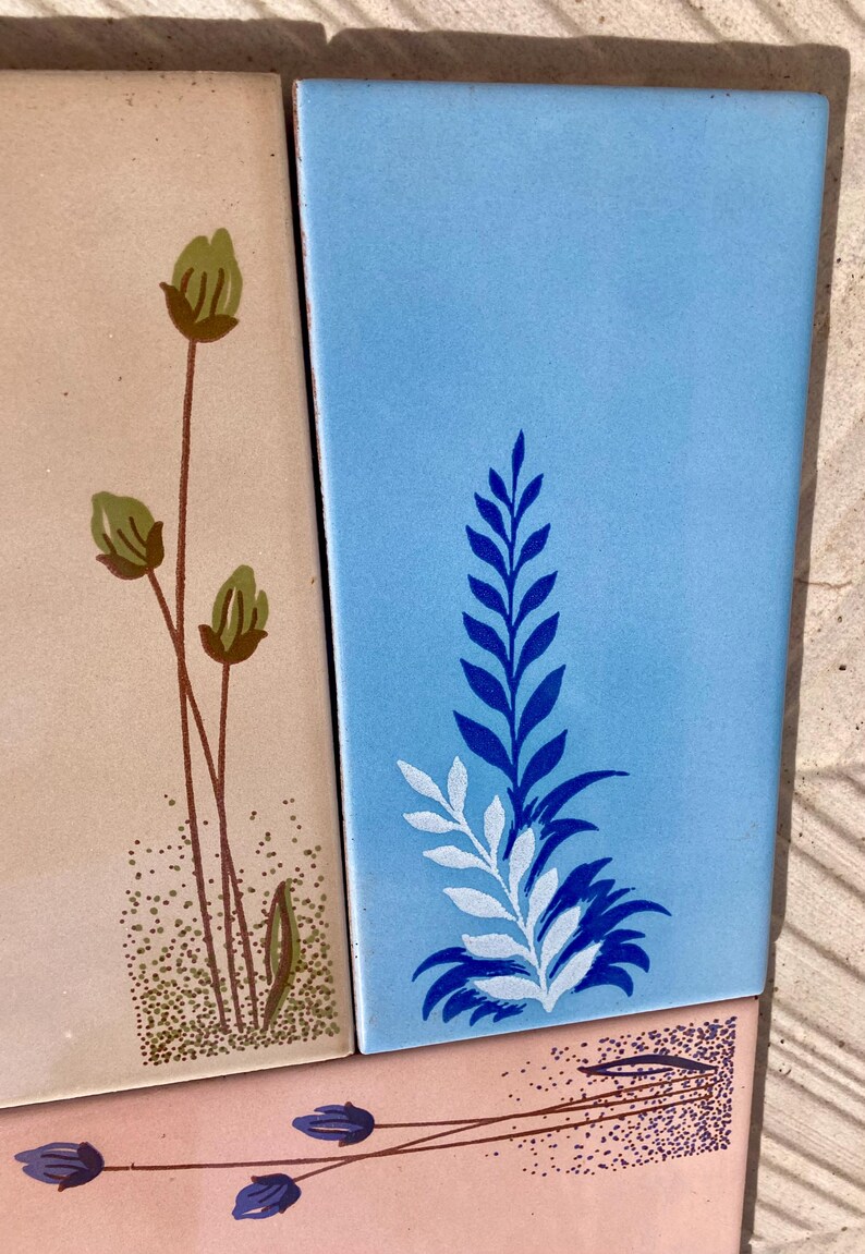 4 Spanish vintage 60s, 70s floral retro tiles, photo 9 of 10