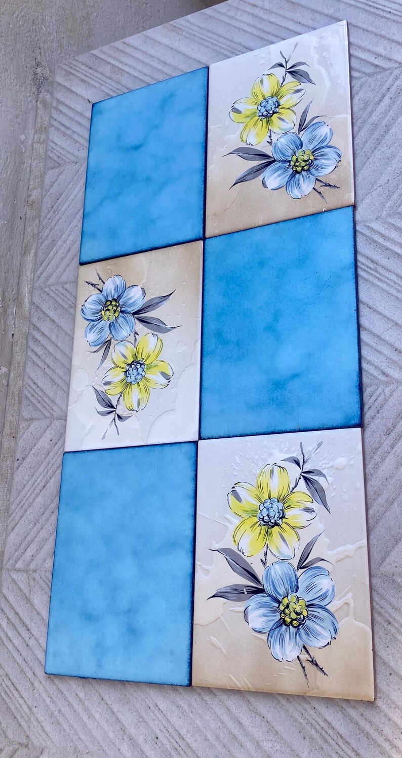 Spanish vintage floral tiles from the 70s — set of 6, photo 3 of 10