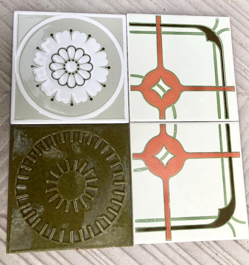 Vintage tiles from Spain – 4 tile mural – 70s flower power in green, orange, cream, photo 5 of 10