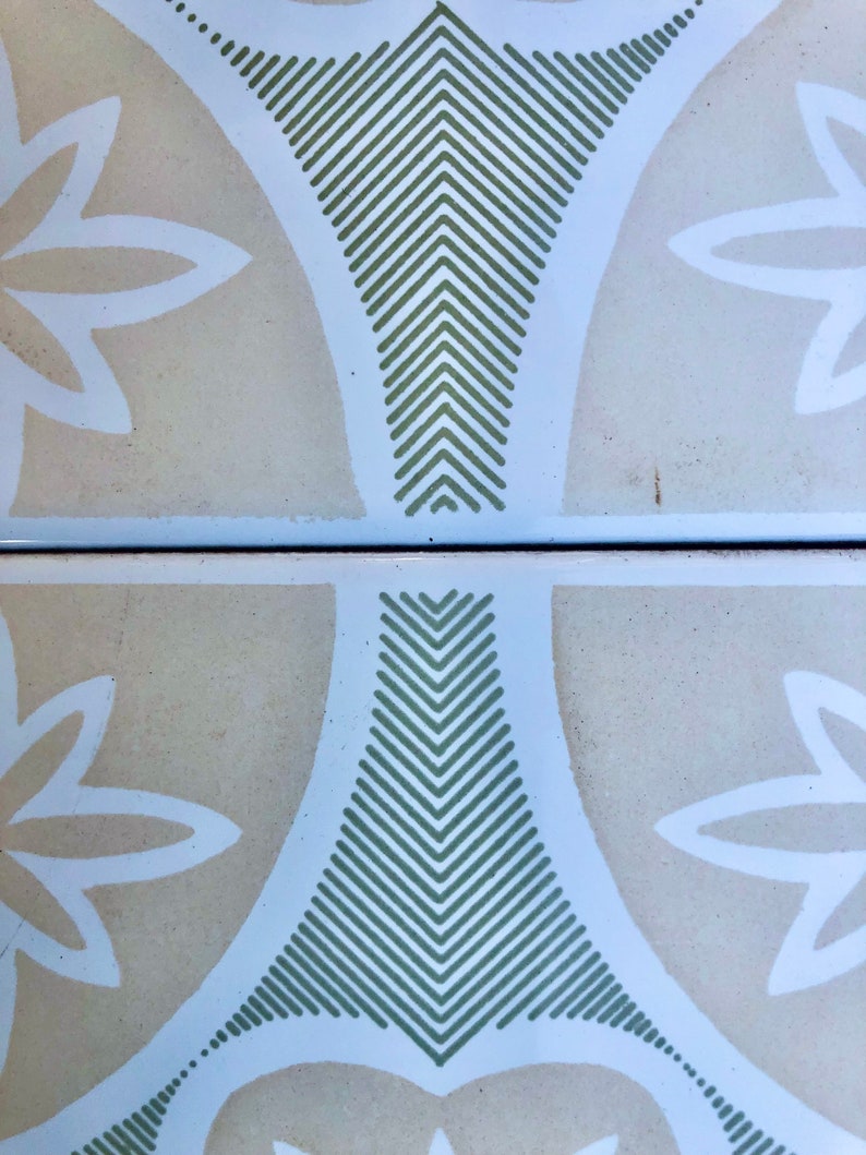 6 Spanish 70s green, peach beige tiles, photo 7 of 10