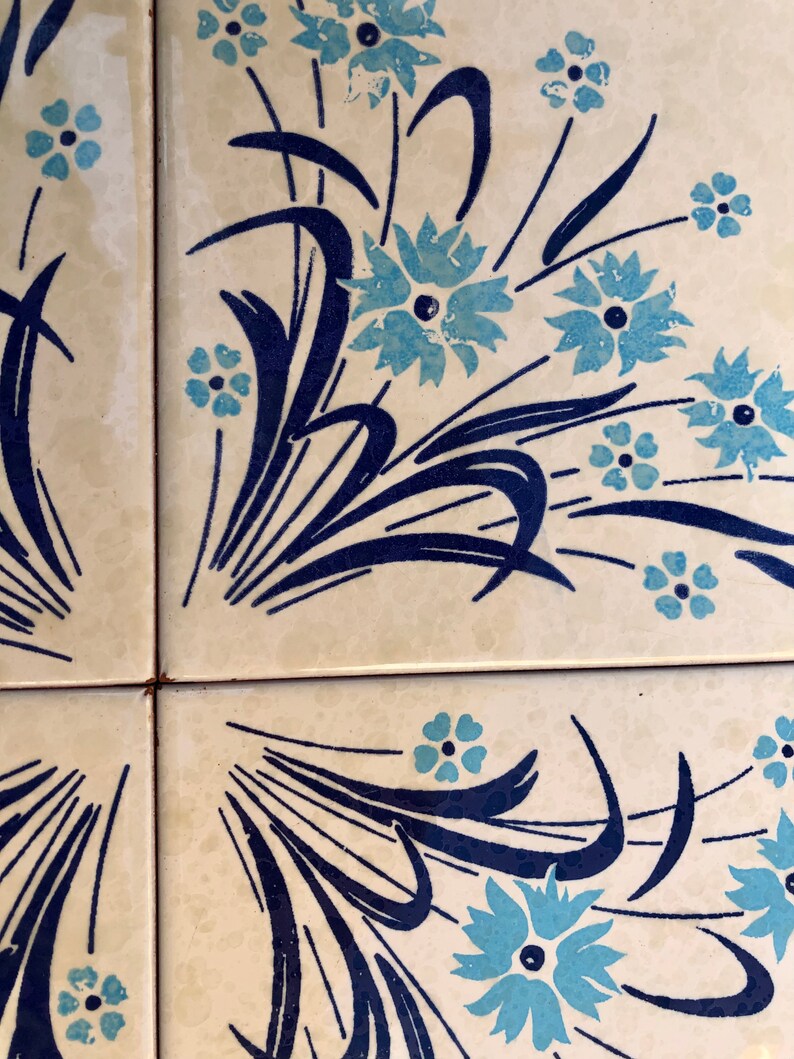 4 Spanish 70s blue and cream tiles – Flower power, romantic Fat Lava, photo 9 of 10