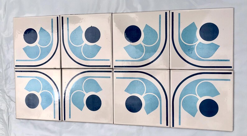 Spanish 60s 70s vintage tiles Unused – 8 pc blue flower retro tiles, photo 5 of 10