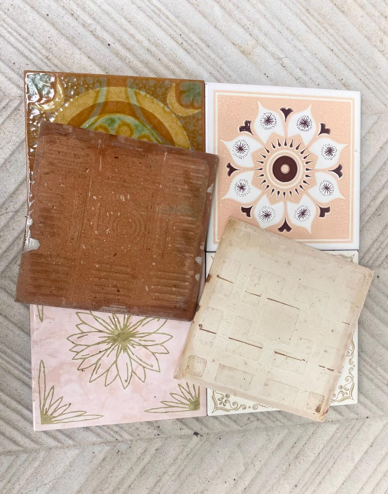 Vintage 70s tiles – 6 pc – Fat Lava Original unused + salvaged retro tiles – Brown, pink + green flower brutalist tiles, photo 10 of 10
