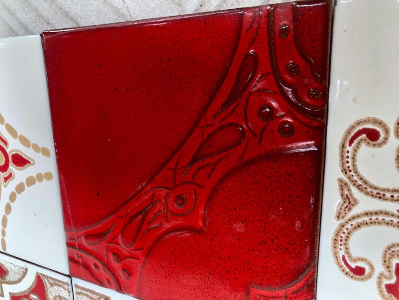 8 Spanish 70s vintage tiles – Mid century red, brown geometric Fat Lava tiles, photo 5 of 7
