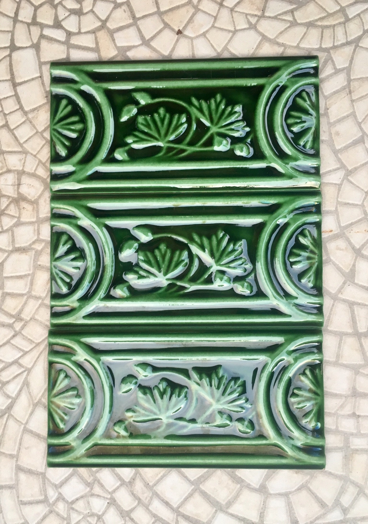 10 green Art nouveau vintage tiles. Glossy embossed border tiles. Green  floral wall decor, vintage wall art. Unused green majolica tiles -   Portugal