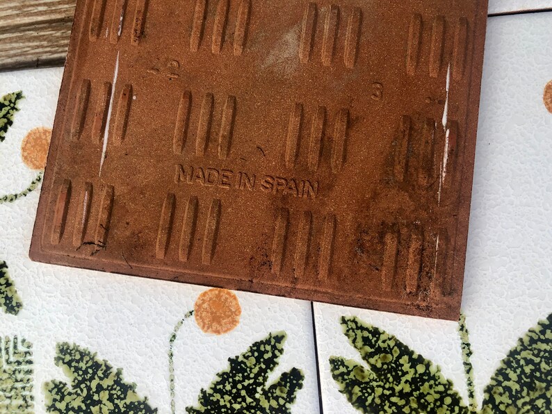 Vintage tiles from Spain – 4 tile mural – 70s geometric Fat Lava in green, orange, photo 9 of 9