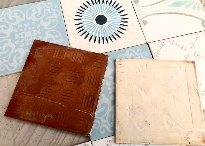 9 Spanish vintage tiles from the 60s - 70s – Blue + white floral tiles, unused + reclaimed, photo 7 of 9
