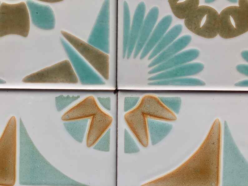 8 original vintage 70s glossy tiles, photo 9 of 10