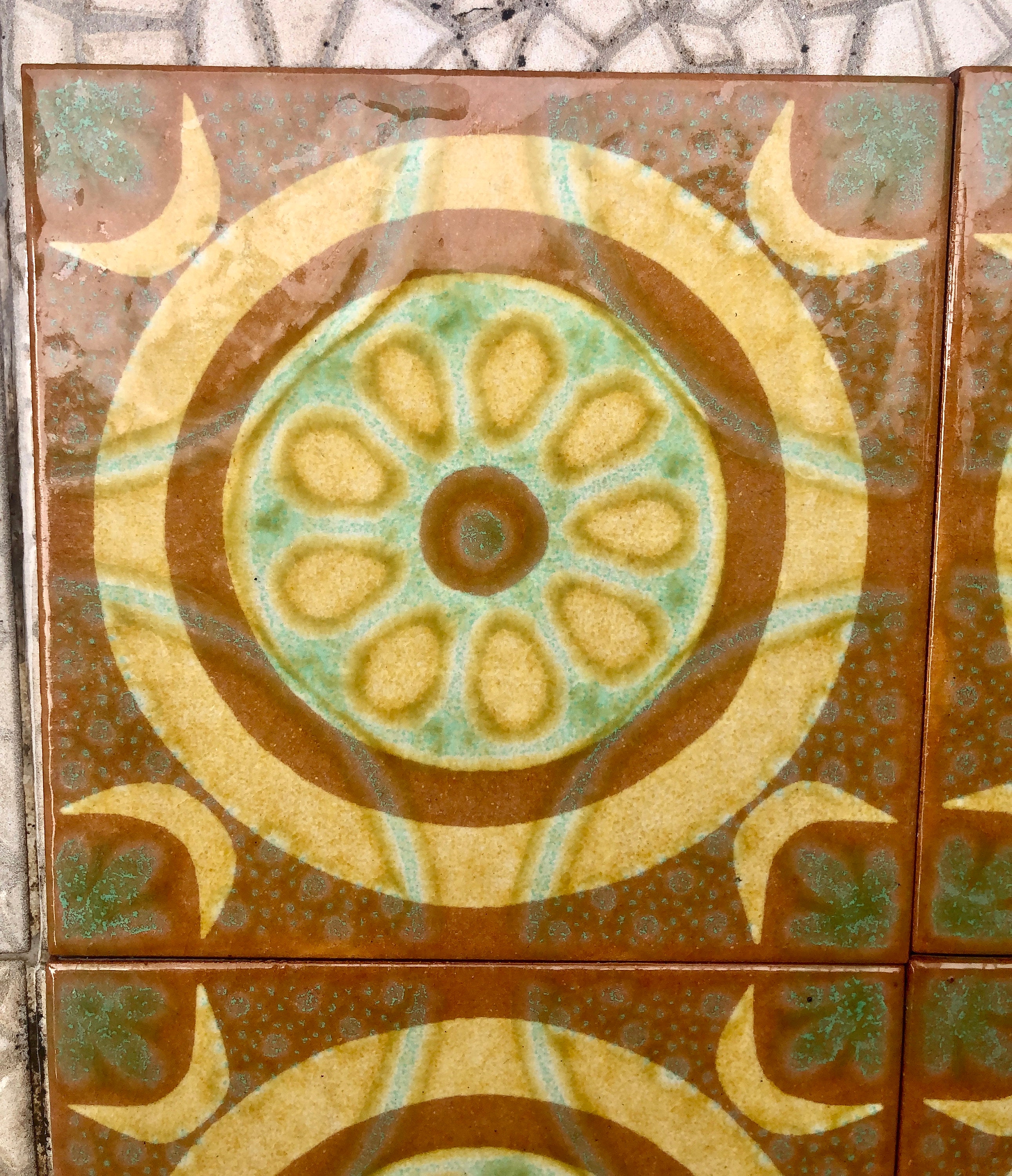 Original 70s Retro Tiles. Brown, Yellow, Blue, Orange. Fat Lava ...