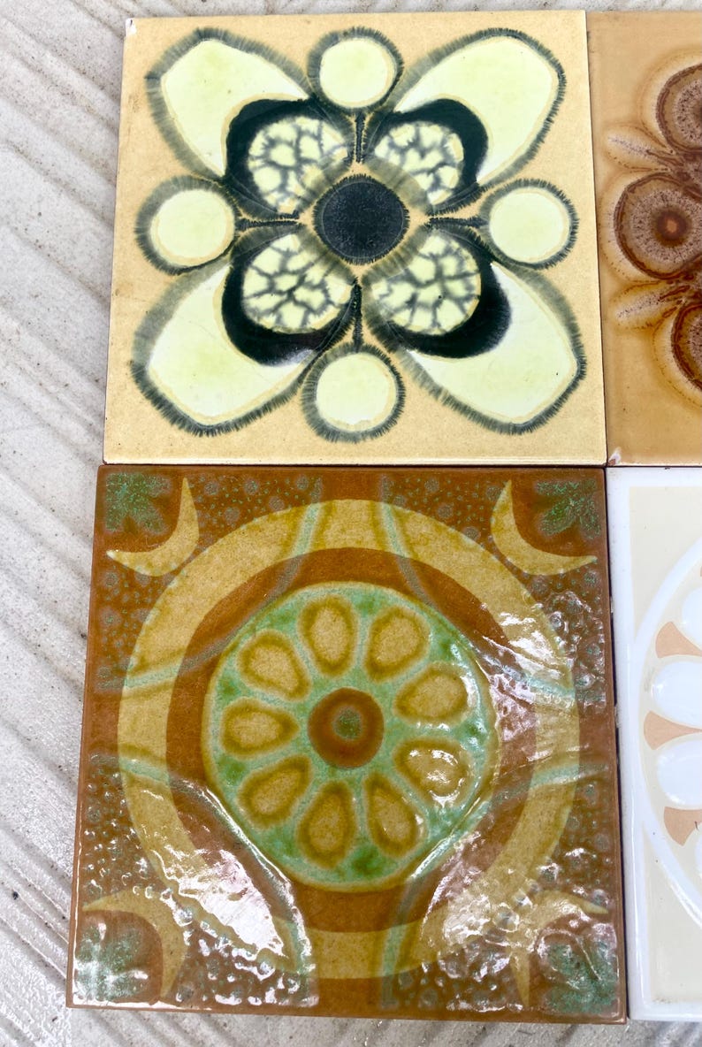 Vintage 70s tiles – 6 pc – Fat Lava Original unused + salvaged retro tiles – Brown + blue flower brutalist art tiles, photo 8 of 9