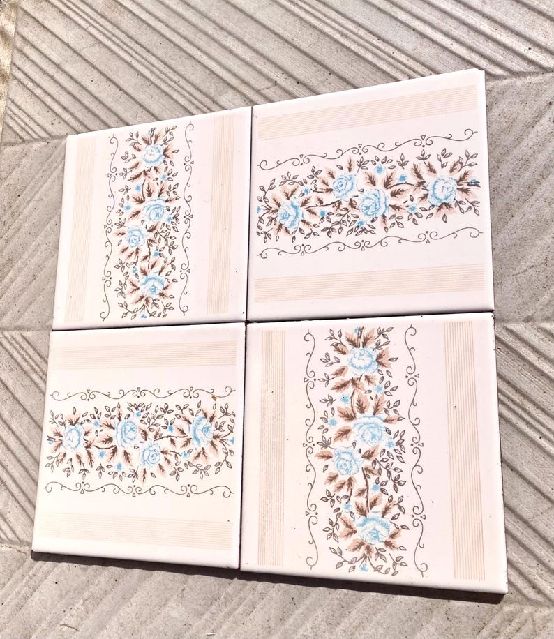 4 Spanish 70s blue and cream tiles – Flower power, romantic 60s decor, photo 4 of 10