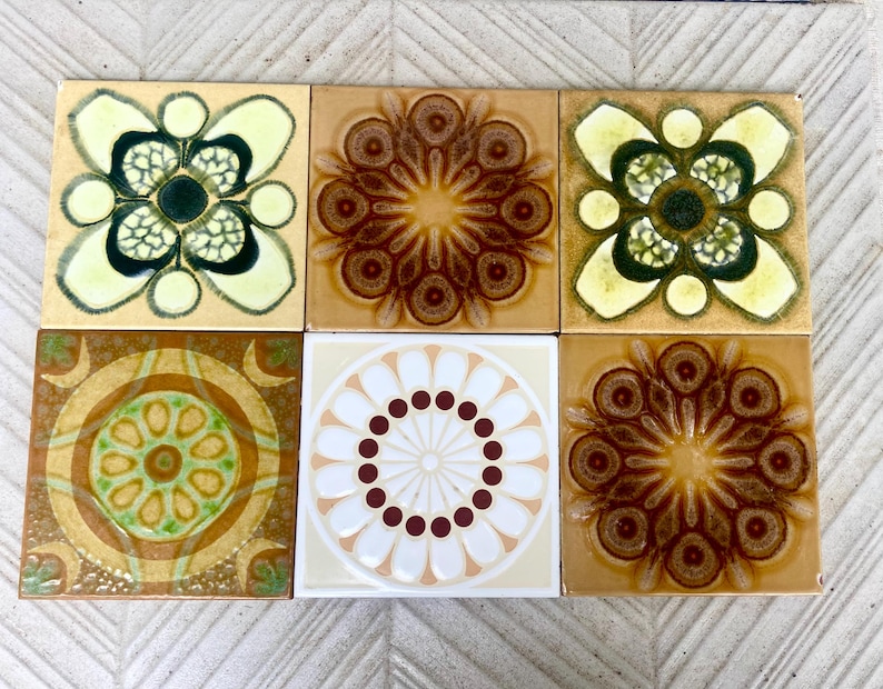 Vintage 70s tiles – 6 pc – Fat Lava Original unused + salvaged retro tiles – Brown + blue flower brutalist art tiles, photo 2 of 9