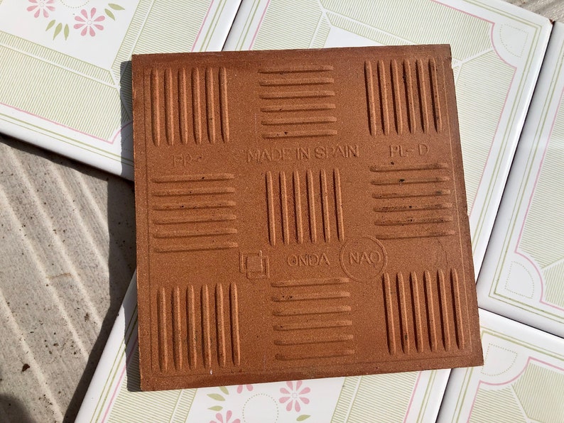 6 Spanish Original 70s green and pink decorative tiles, photo 8 of 10