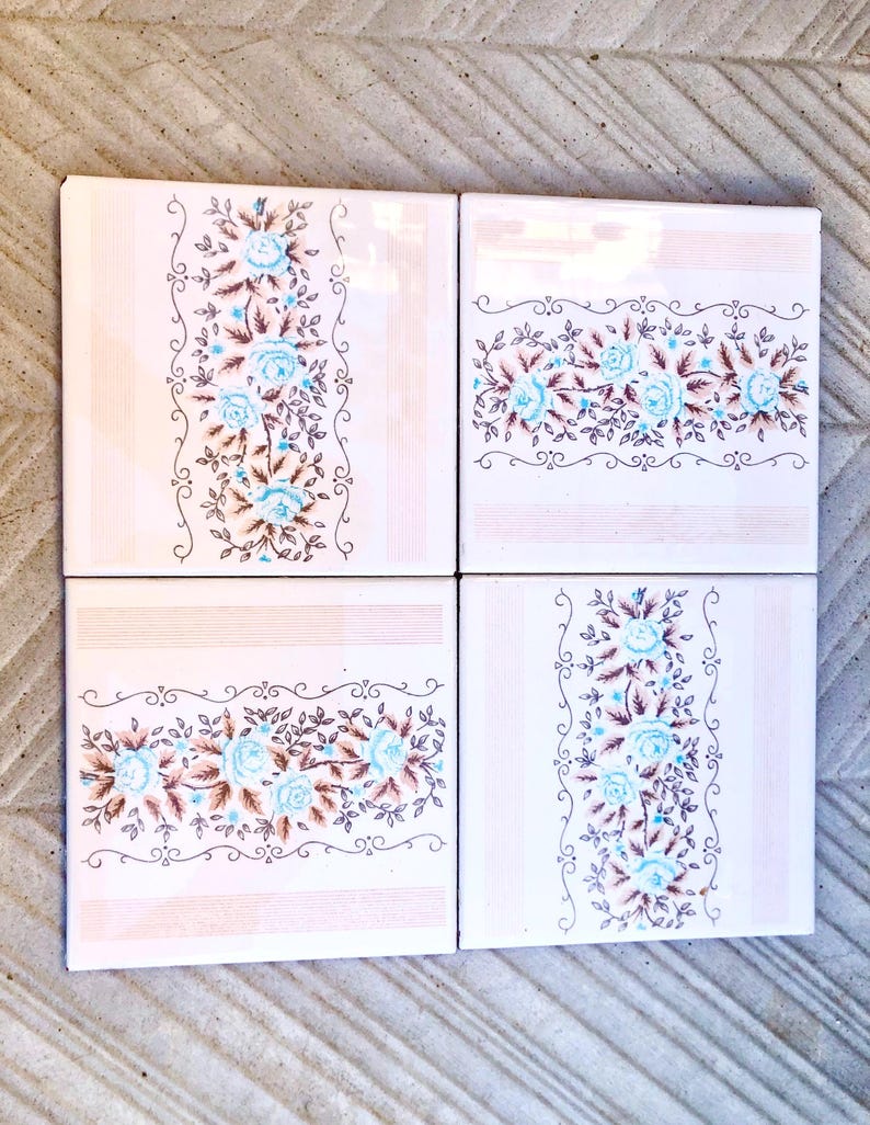 4 Spanish 70s blue and cream tiles – Flower power, romantic 60s decor, photo 2 of 10