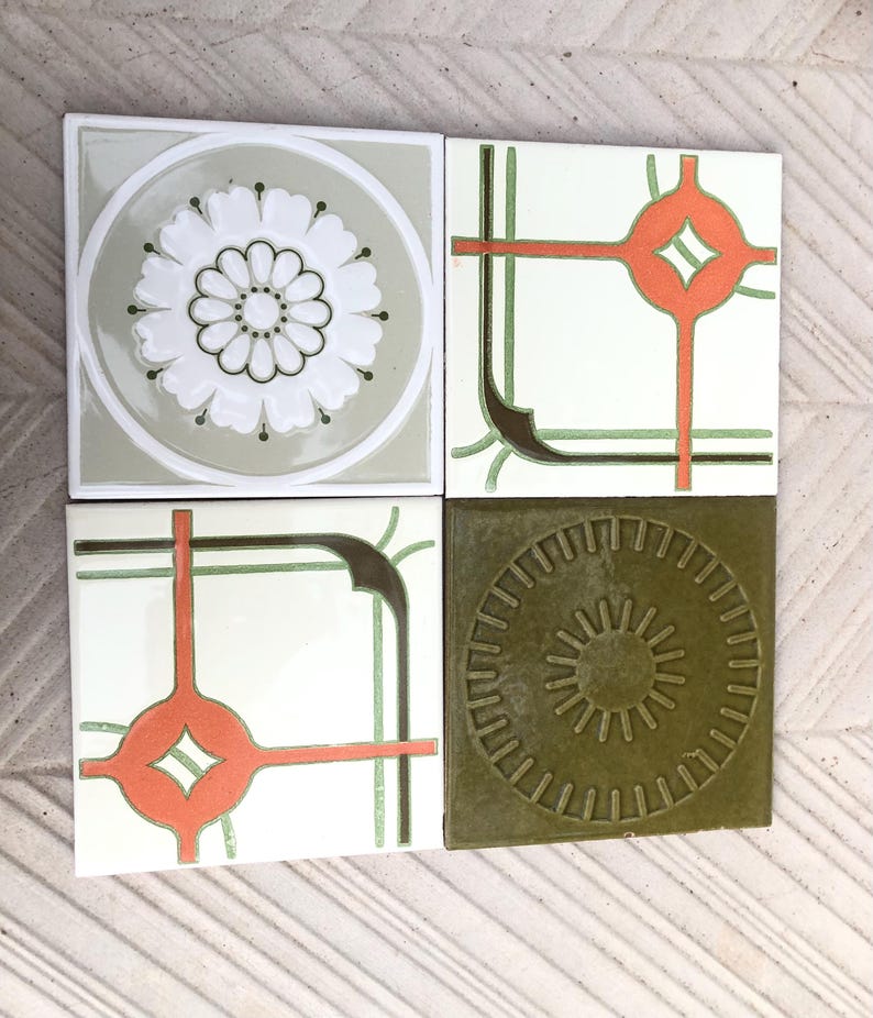 Vintage tiles from Spain – 4 tile mural – 70s flower power in green, orange, cream, photo 4 of 10