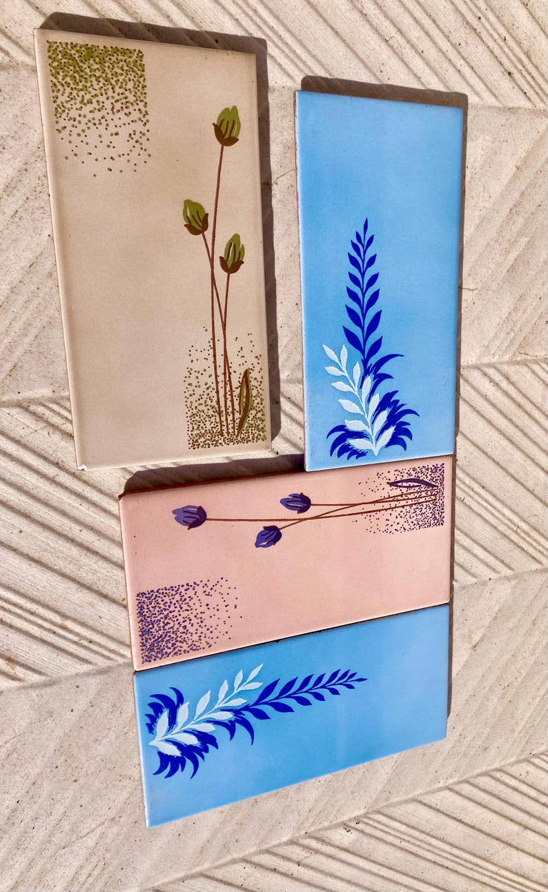 4 Spanish vintage 60s, 70s floral retro tiles, photo 6 of 10