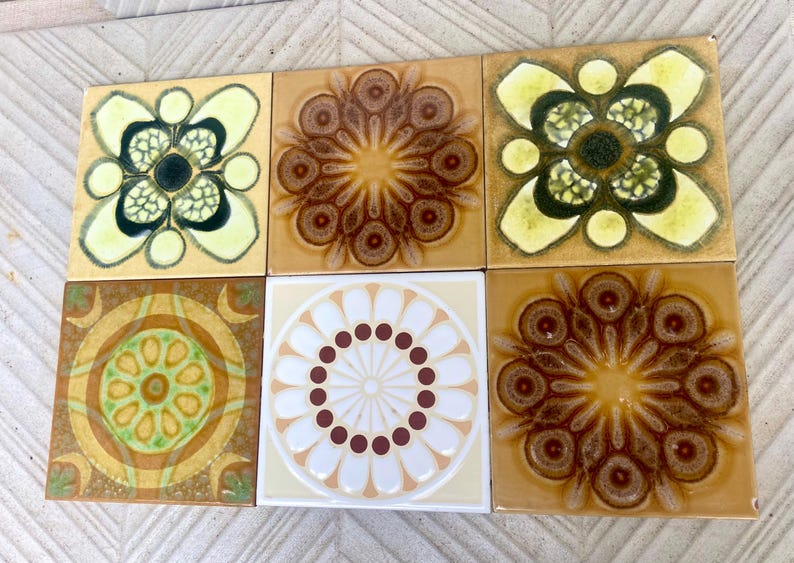 Vintage 70s tiles – 6 pc – Fat Lava Original unused + salvaged retro tiles – Brown + blue flower brutalist art tiles, photo 3 of 9