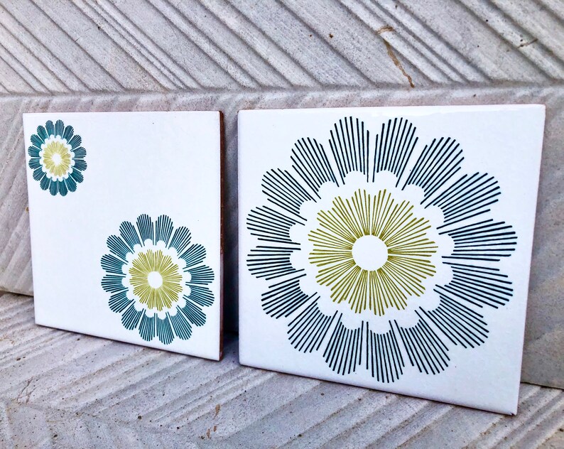 Spanish vintage 70s geometric tiles or tile trivets — set of 2, photo 4 of 10