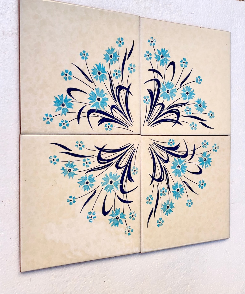 4 Spanish 70s blue and cream tiles – Flower power, romantic Fat Lava, photo 1 of 10
