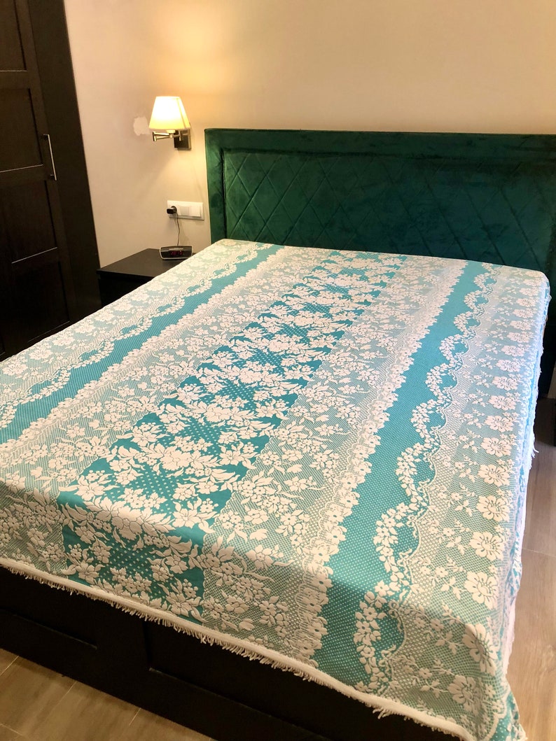 60s 70s Original Green Cotton Bedspread. Mid Century Vintage Spanish
