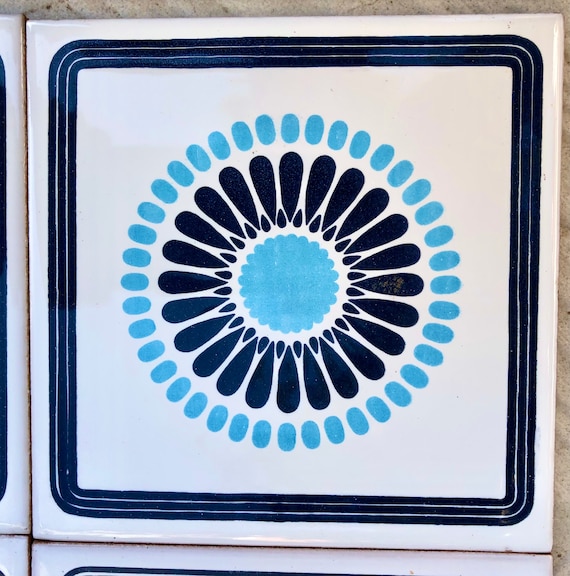 Spanish 60s 70s vintage tiles Unused – 8 pc blue daisy retro tiles