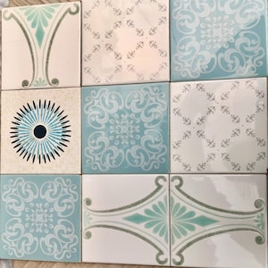 9 Spanish vintage tiles from the 60s - 70s. Blue floral tiles. MCM original wall decor, mid century geometric tiles, backsplash retro tiles