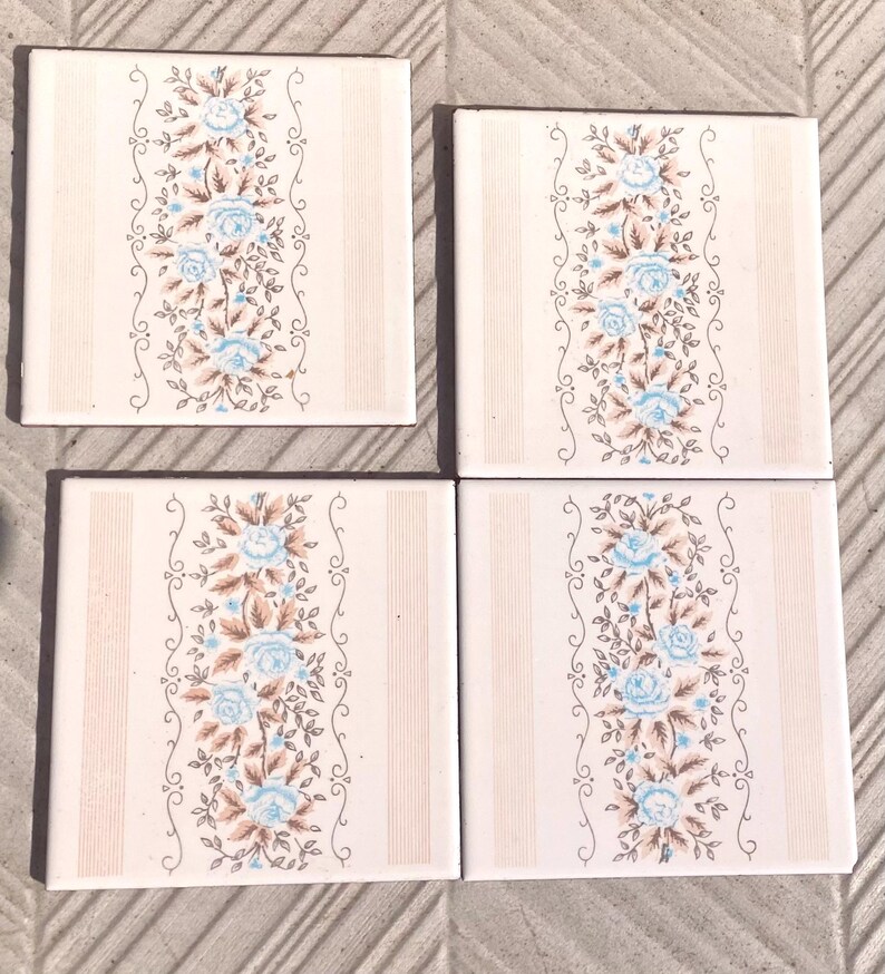 4 Spanish 70s blue and cream tiles – Flower power, romantic 60s decor, photo 10 of 10