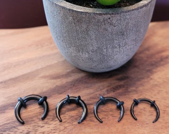 Set of 4 Black Steel Pinchers for Septum Stretching Kit Ears Tapers Horseshoe Gauges 00g 0g 1g 2g 4g 6g 8g 10g 12g 14g ring gauge big huge