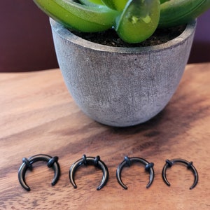 Set of 8g 10g 12g 14g Black Steel Pinchers for Septum Stretching Kit Ears Buffalo Tapers Horseshoe Gauges Gauging 3mm 2.4mm 2m  1.6mm