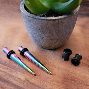 Pair 1g 7mm Rainbow Steel Tapers and Black Titanium Single Flare Tunnels Ear Stretching Kit Gauges Gauging 1 gauge plugs