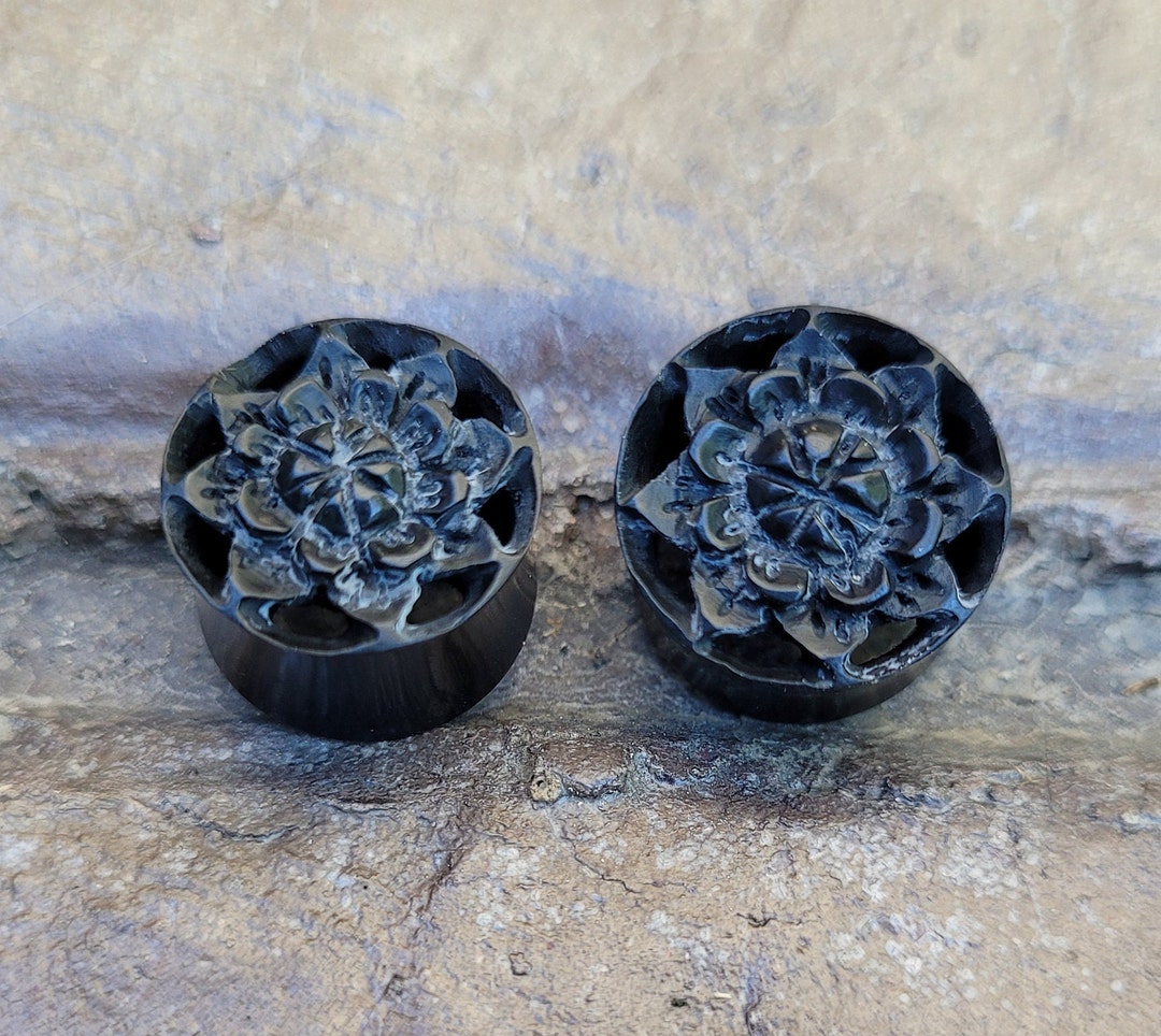 Zaya Body Jewelry PAIR Of Organic Black Wood Hand Carved Lotus Flower Ear Plugs Gauges 2g 0g 00g 716 12 12 Ap B00no53acs
