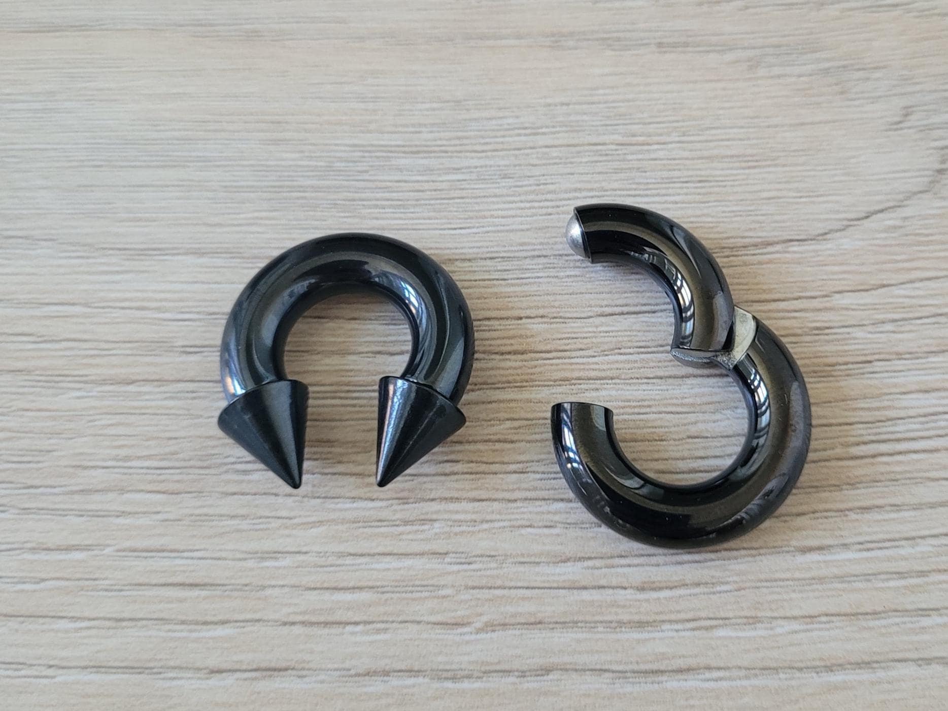 Tappi Orecchie Espansori In Acciaio 316L &ndash; 2 Paia Conici Ferro Di Cavallo &ndash; 00g (10mm)