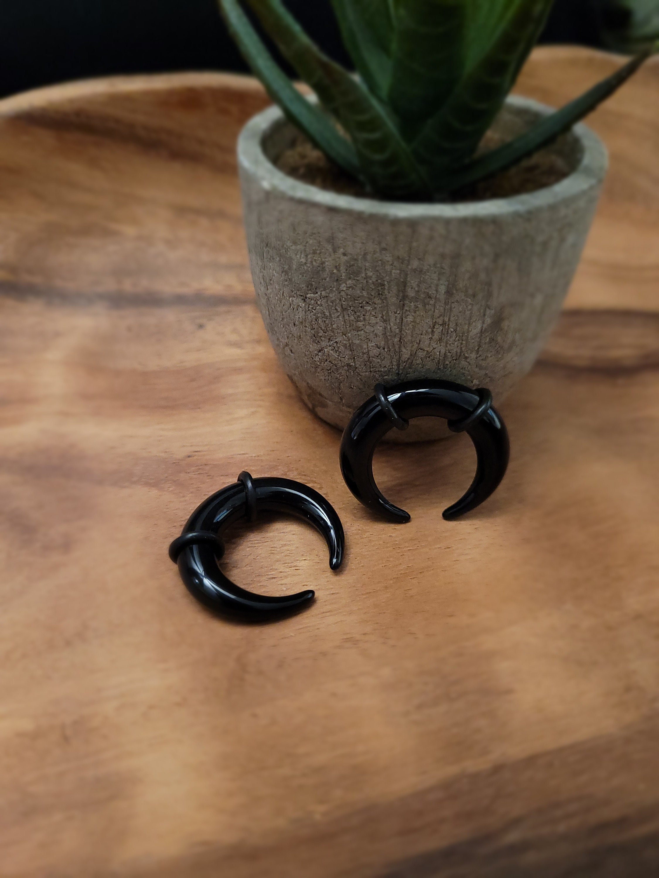 Simple Black Ear Expander Men Ear Gauges Body Piercing - Temu