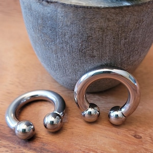 Pair Internally Threaded Horseshoes Circular Barbell Surgical Steel 0g 2g 4g 6g 8g 10g 12g 14g large gauges conch helix jewelry ear hangers