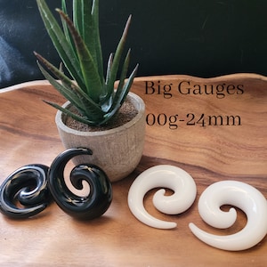 2 Pair Black White Ear Plugs Super Spirals Tapers Plugs Hangers Gauges 24mm 22mm 20mm 18mm 16mm 00g 1/2 9/16 5/8 3/4 7/8 inch earrings huge