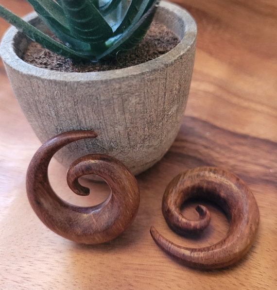 Hand Carved Crocodile Wood Ear Spiral Expander Hand Carved Crocodile Wood Ear Spiral Expander