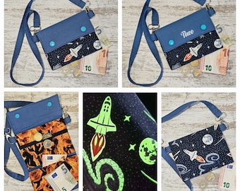 PERSONALISIERBARER KINDERGELDBEUTEL BRUSTBEUTEL für Jungen und Mädchen Portemonnaie mit Name zum Umhängen Einschulung Geburtstag Ostern