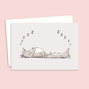 Cartão de felicitações com ratos dormindo com ilustração desenhada à mão, ideal para qualquer ocasião, com interior em branco para sua própria mensagem