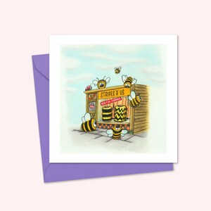 Jolie carte de voeux d'abeilles avec une illustration dessinée à la main d'abeilles en train de faire du shopping, intérieur vierge pour votre touche personnelle
