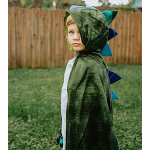 GREEN DRAGON CAPE for kids! Toddlers dinosaur cape for halloween and pretend play dress, pretend play dressup, kids dressup