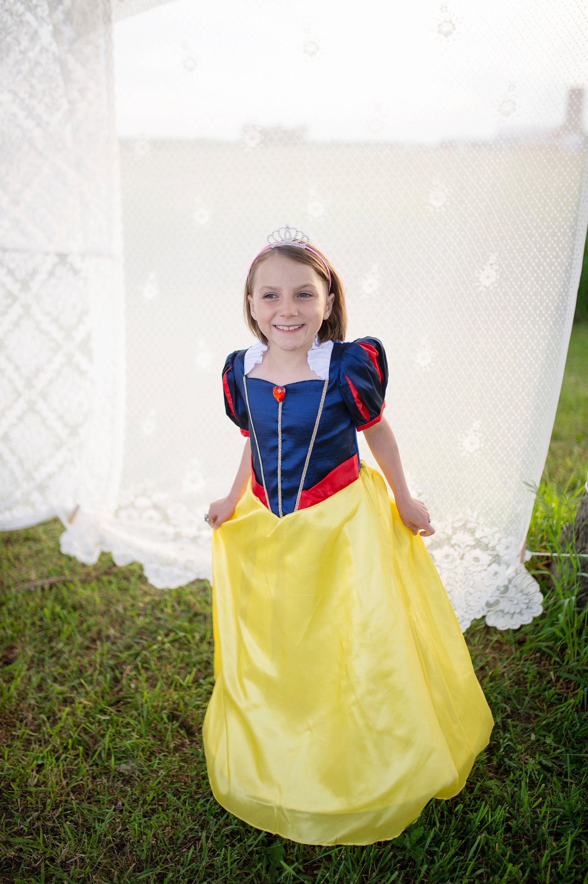 Boutique Robe Blanche-Neige, costume d'habillage pour princesse, robe de  princesse, costume de princesse pour enfants -  Canada