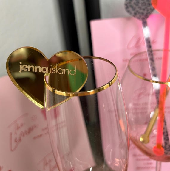 Love Island-Inspired Custom Drink Charms – Engraved Gold Mirror Acrylic Name Toppers for Bachelorettes & Birthdays, Love Island Party Decor