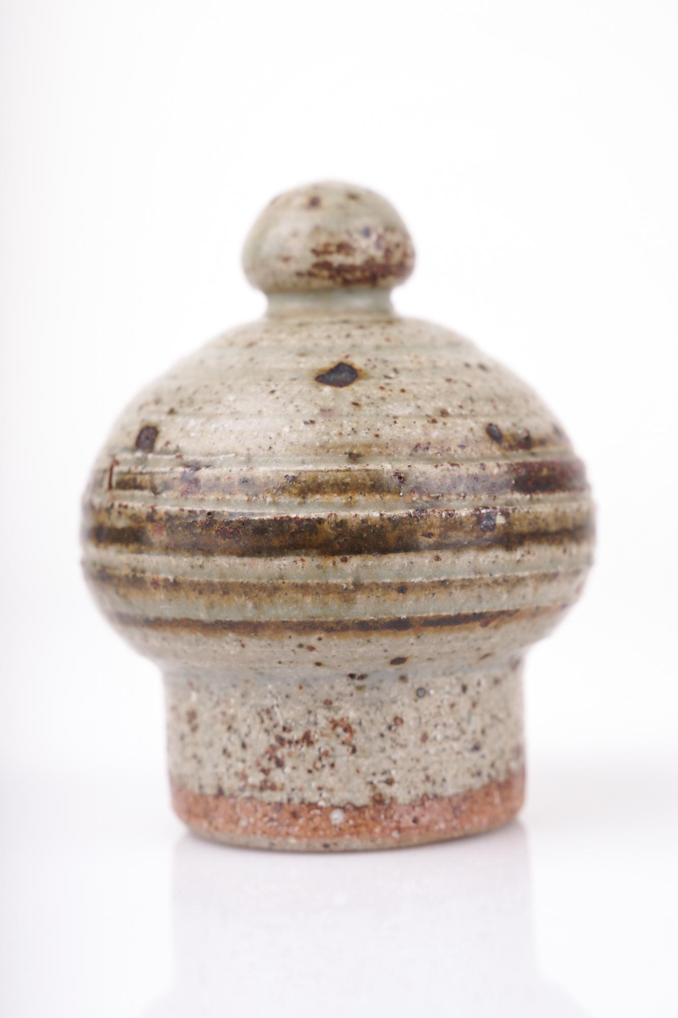 洋書 SCANDINAVIAN ART POTTERY DENMARK&SWEDEN Mid-Century Scandinavian Modern Art Pottery Vase from
