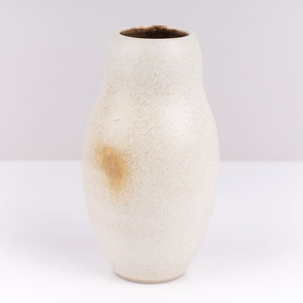 Studio ceramic vase Paul Eydner cream minimalist 60s mid century handmade PF1436